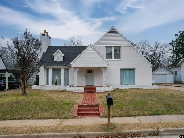 707 Kaufman St S, Mount Vernon, TX 75457