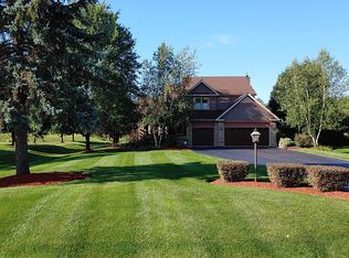 10705 W Riviera Dr, Spring Grove, IL 60081