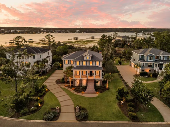 1716 Bowline Dr, Mount Pleasant, SC 29466