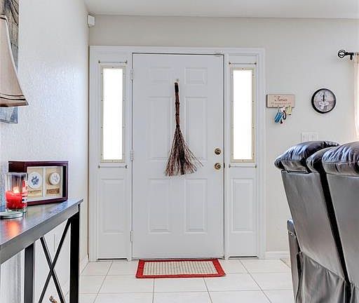 3rd image of 1704 Circle Dr