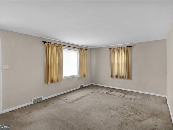 5th image of 27 Woodland Rd
