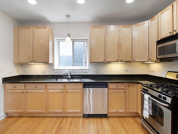 5th image of 6811 N Lakewood Ave APT 3E