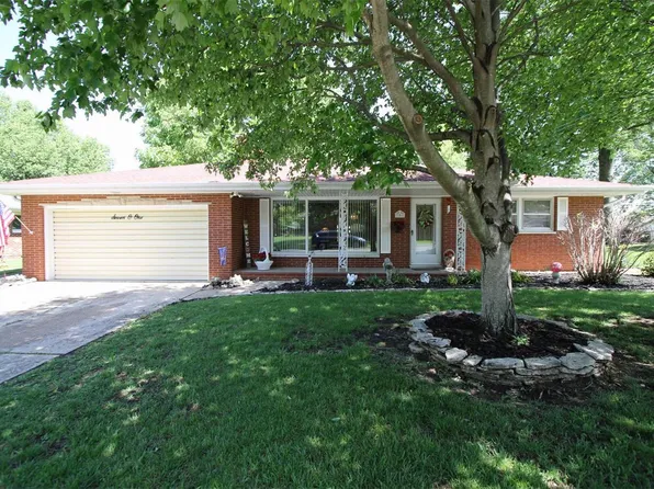 701 Fairway St, Bethalto, IL 62010