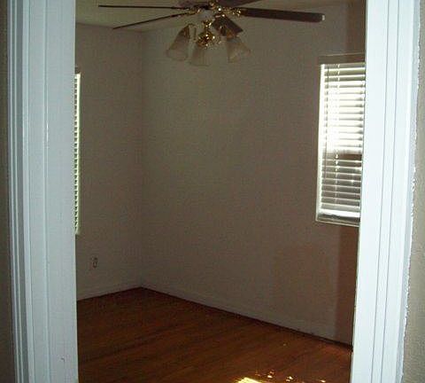 4th image of 2218 Palm St
