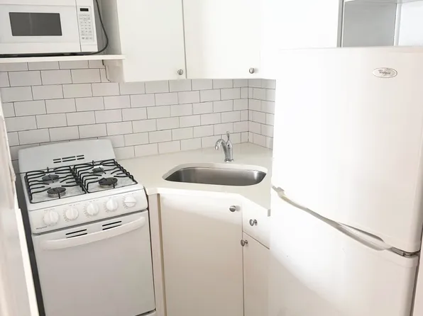 119 East 83rd Street image 1 of 6