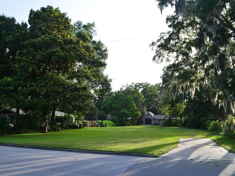 2nd image of 712 SE 17th Ave