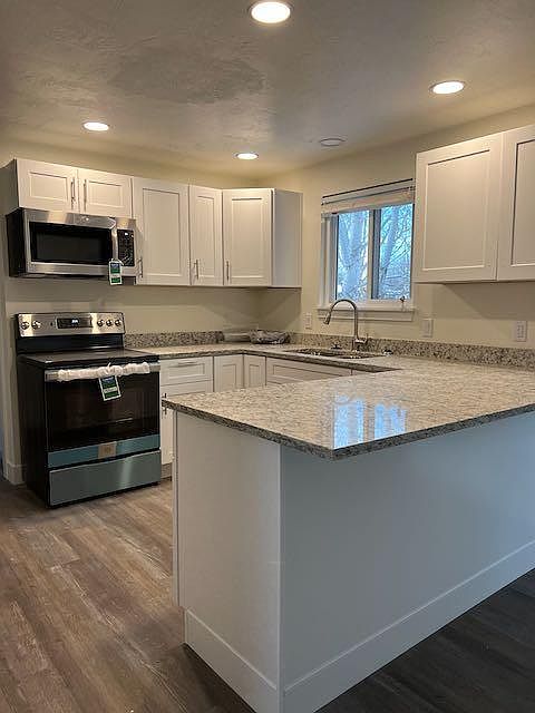 Entirely new kitchen and appliances