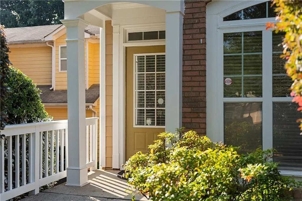 4 bed, 3.0 bath, 2238 sqft, $2,800 — Photo 4