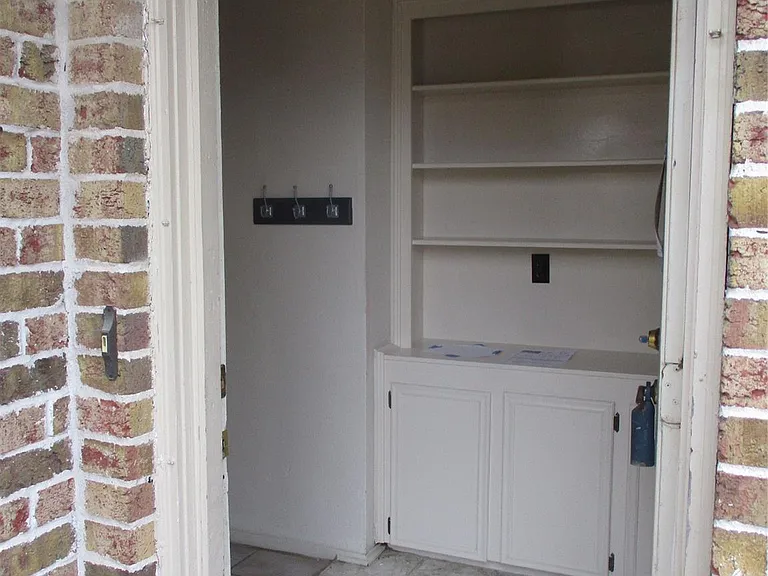 10806 Lynbrook Dr #B — Photo 40