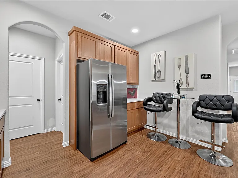 225 Sante Fe St — Photo 9