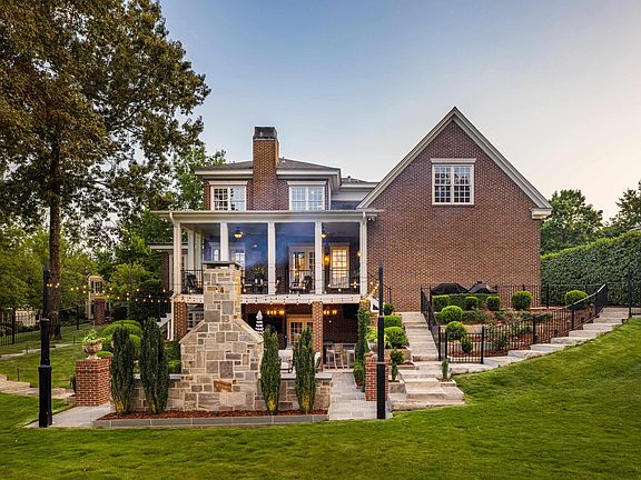 4th image of 625 Founders Park Dr W
