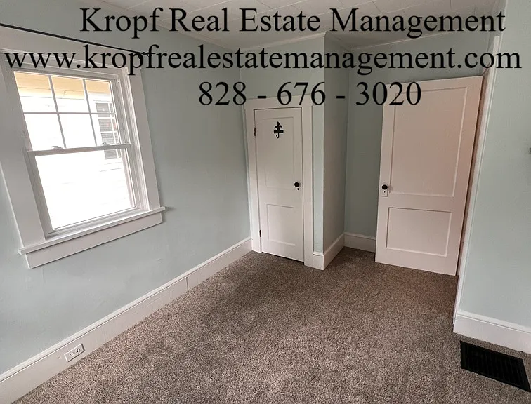 138 Murdock Ave — Photo 15