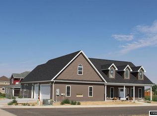 221 Pine Crest Pl, Worland, WY 82401