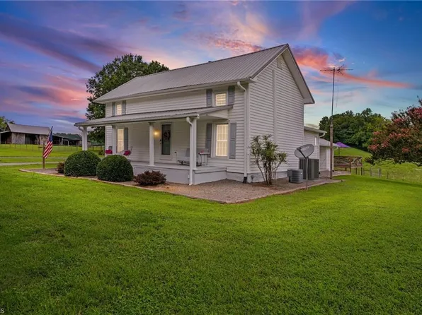 1824 Binkley Rd, East Bend, NC 27018