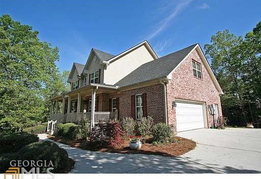 3rd image of 225 Saint Andrews Ct