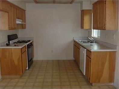 3rd image of 19 S Dana Ave