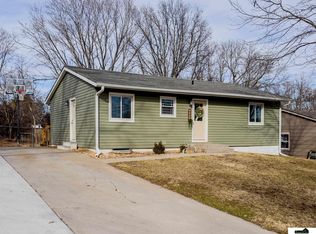 9530 Burton St, Lincoln, NE 68526