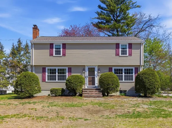 32 Hathaway Rd, Wilmington, MA 01887