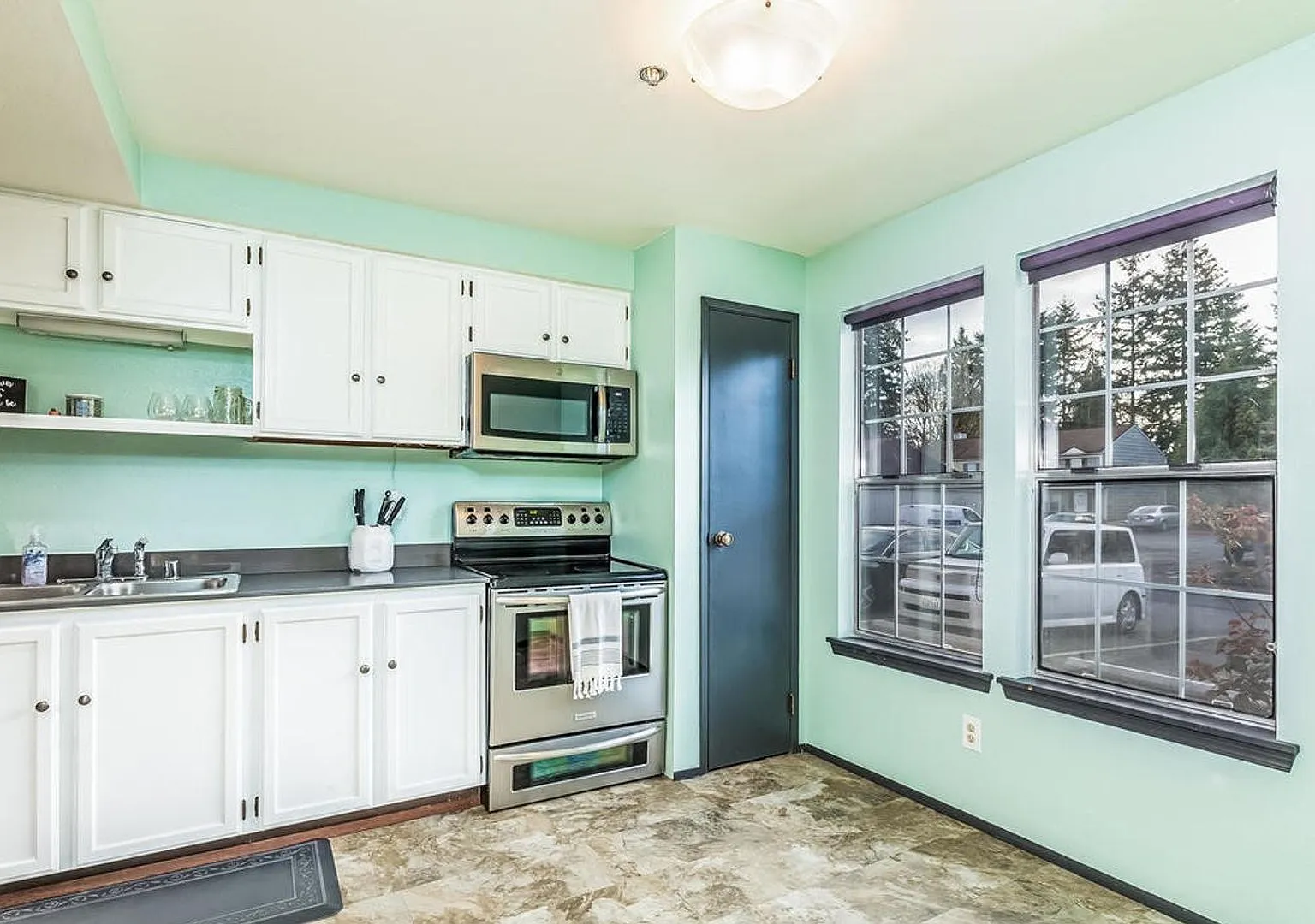 Rooms for Rent in Kent - 2bedroom Townhome Condo — Photo 4