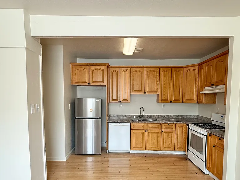 139 W Yosemite Ave #1 — Photo 6
