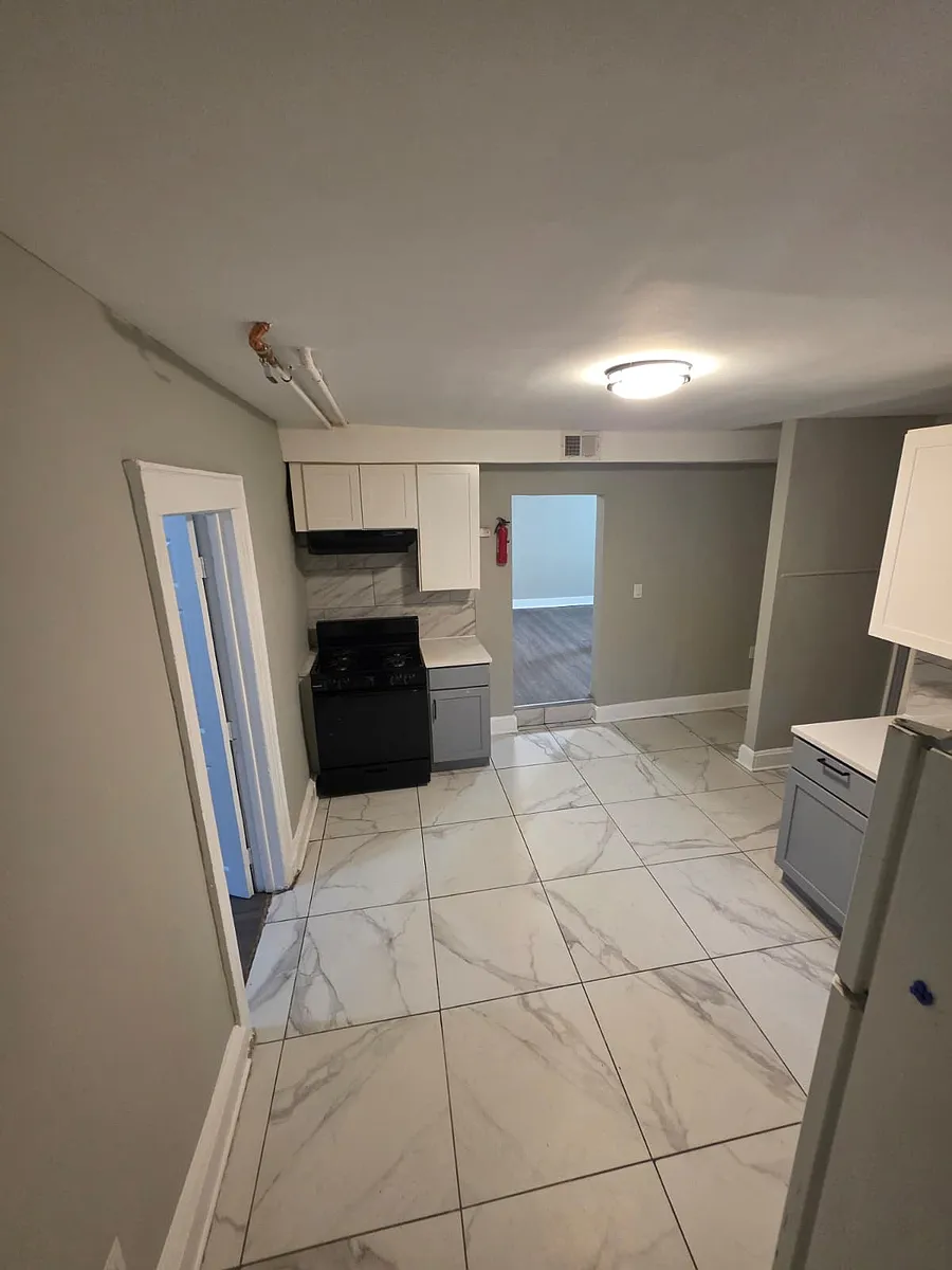 Building Photo - 309 Park Ave #4A