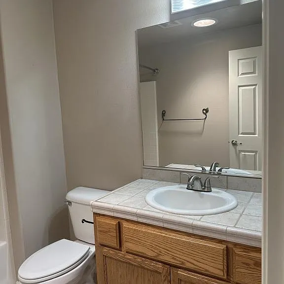 945 Willowdale Ave — Photo 16