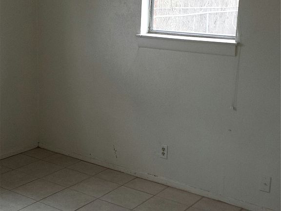 5th image of 7614 Abbott Dr