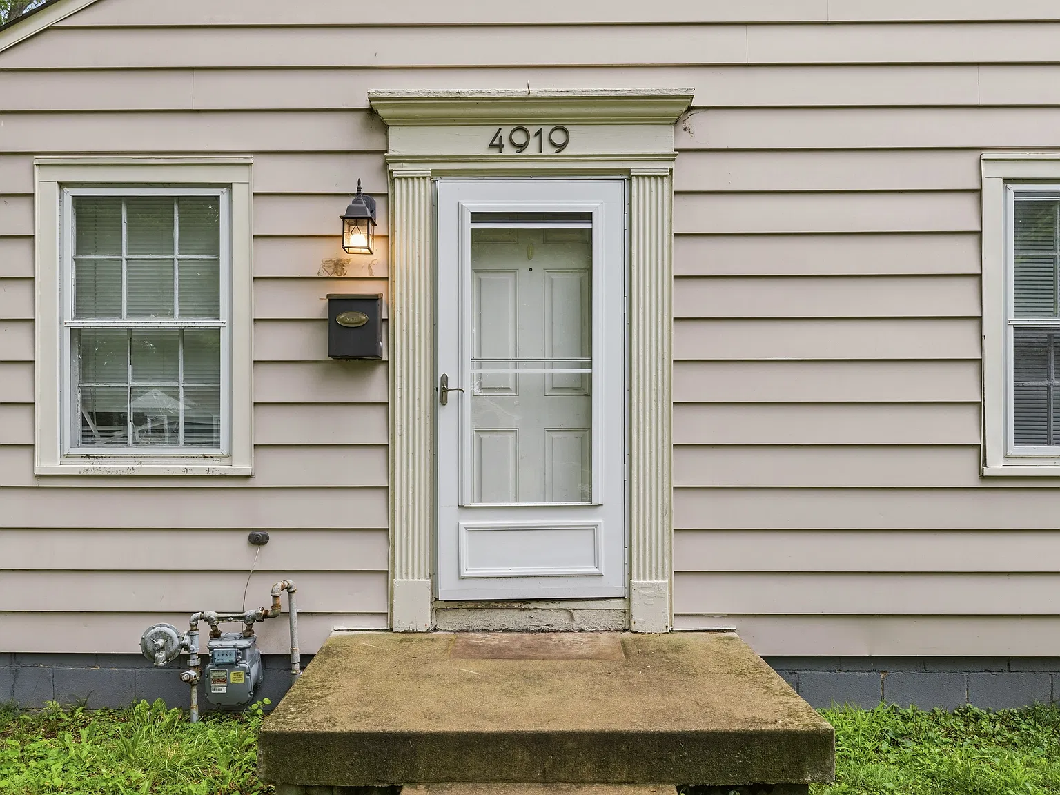 4919 Indianola Ave — Photo 2