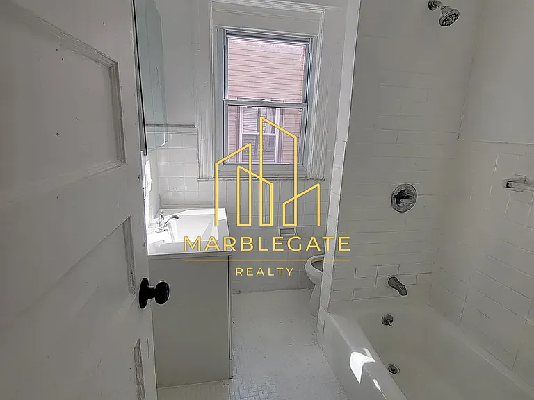 917 S 17th St #11 — Photo 8