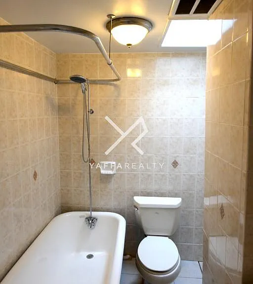 382 Halsey St #3 — Photo 6