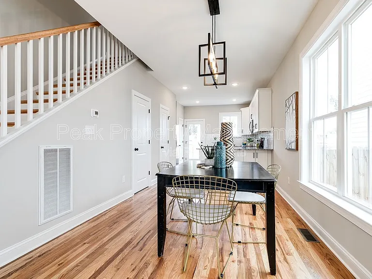 3204 Delaware Ave — Photo 7