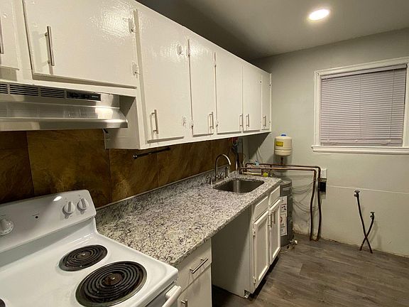 3rd image of 4955 Lake Dr