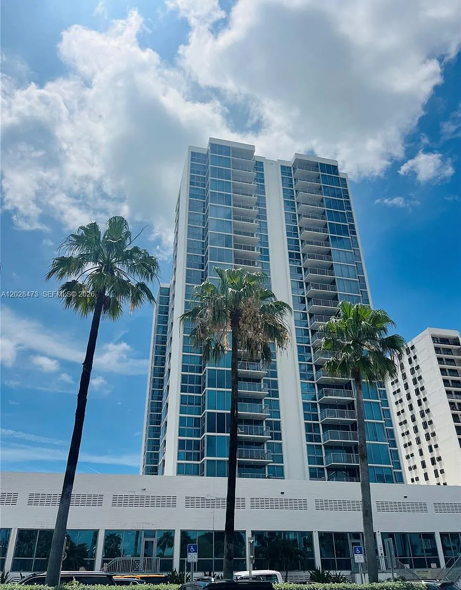 Mirasol Ocean Towers Cond — Photo 1