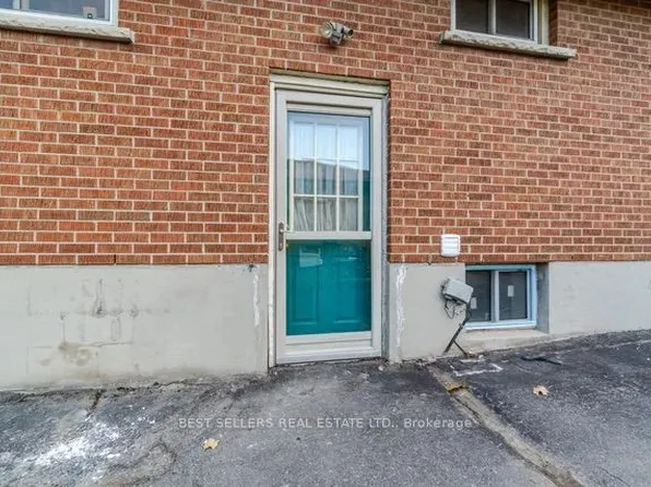 541 Oakwood Ave, Oshawa, ON L1G 2R1