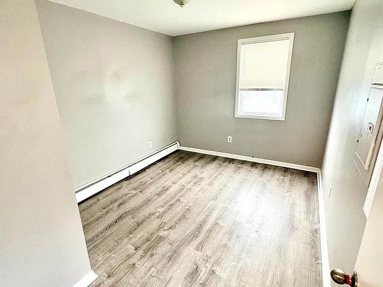 512 N 10th St #3 — Photo 4