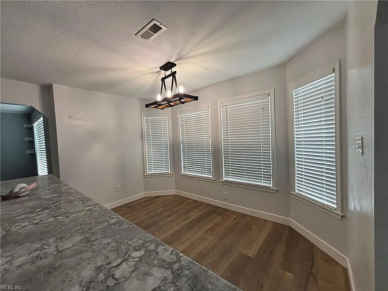 3145 Crestwood Ln — Photo 11