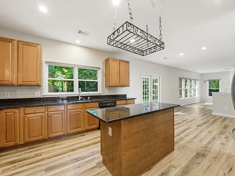 174 Ennisbrook Dr SE — Photo 13