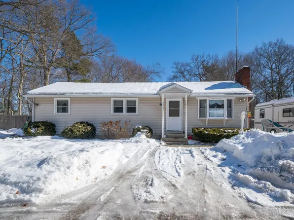 40 Cove Drive, Derry, NH 03038