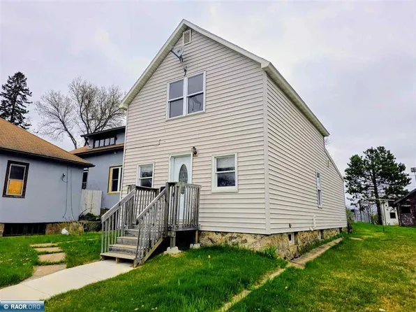 326 5th St SW, Chisholm, MN 55719