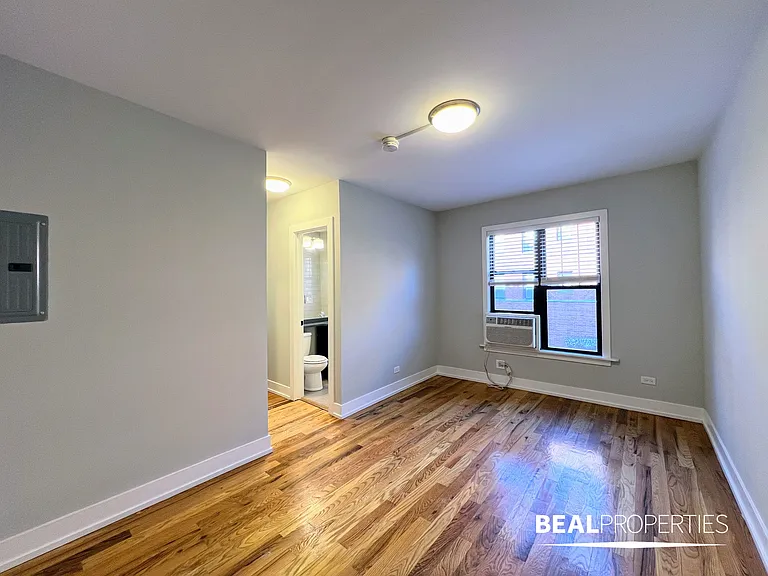2900 North Mildred Avenue — Photo 8