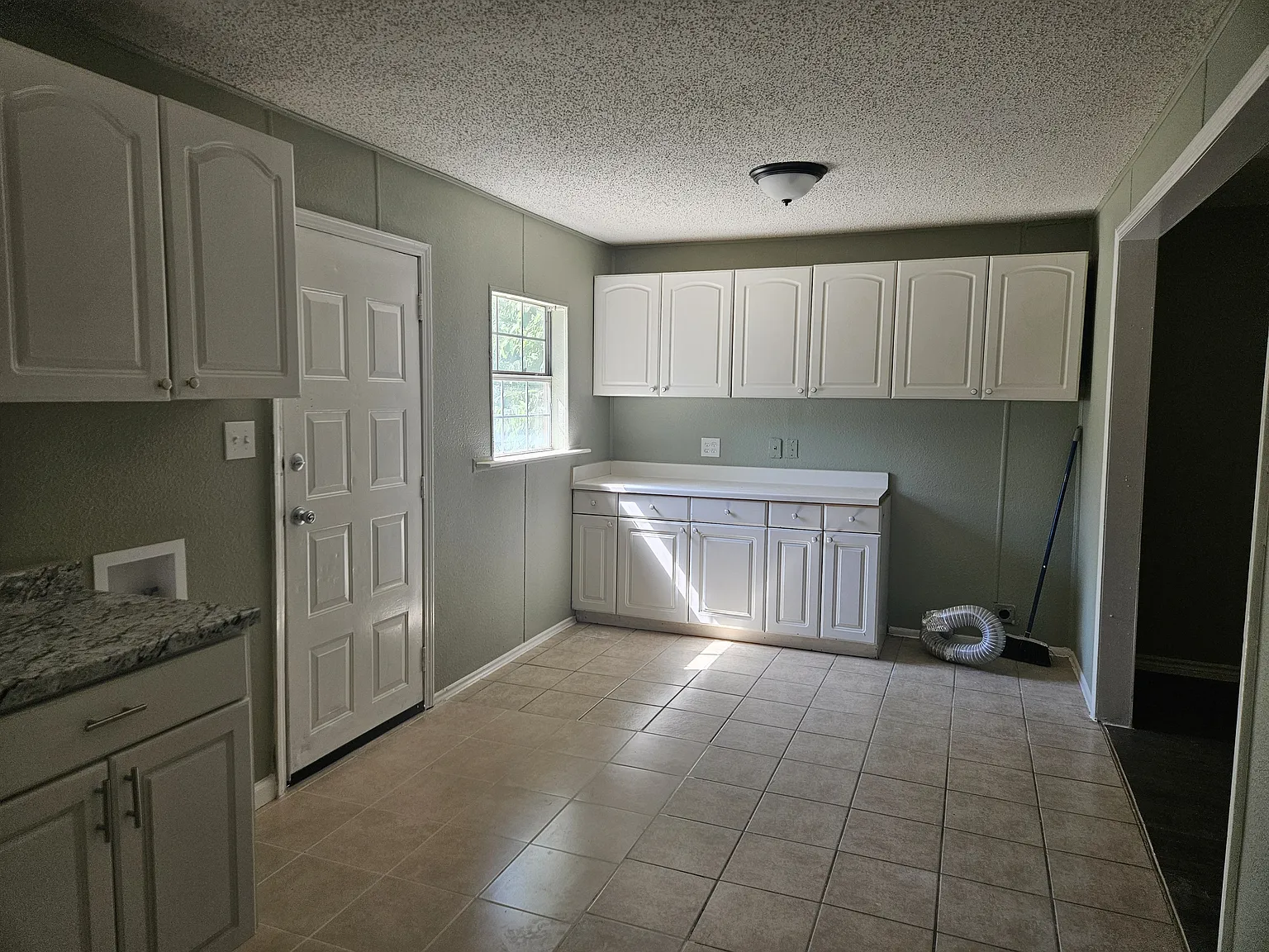 2526 Blaydon Dr — Photo 4