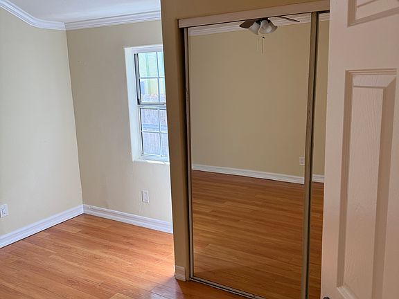 3rd image of 5726 Satsuma Ave