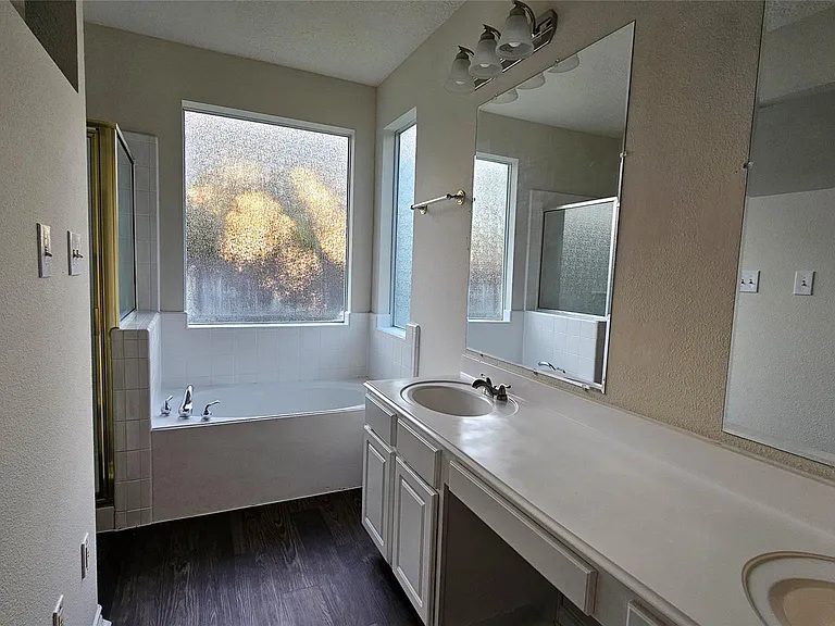 2202 Cherry Hill Ct — Photo 13