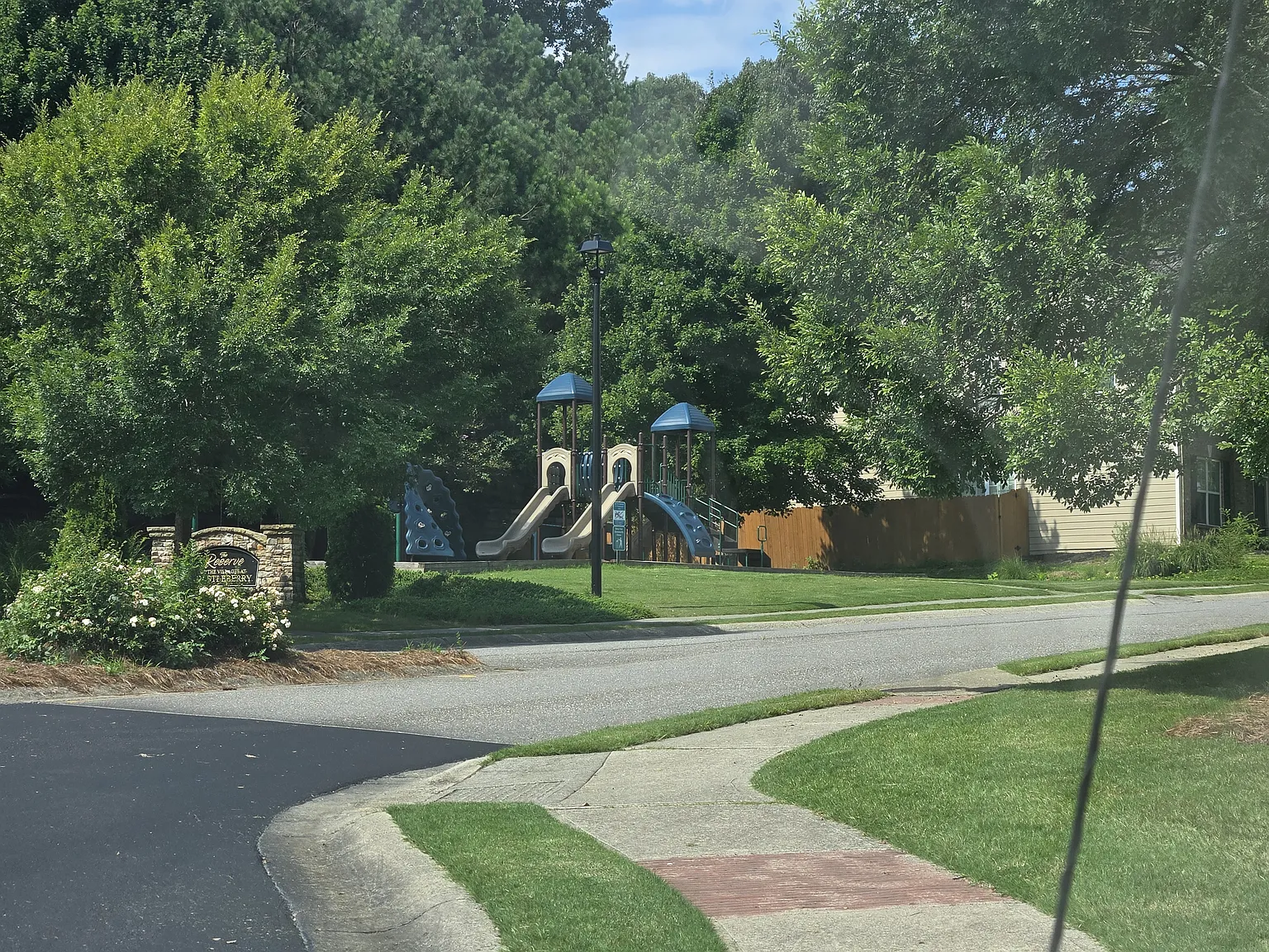 3 bed, 2.5 bath, 1910 sqft, $2,650 — Photo 3