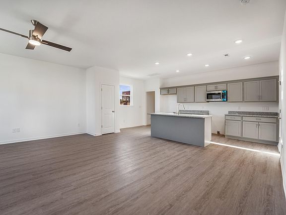 4th image of 2656 Lakevilla Dr #1