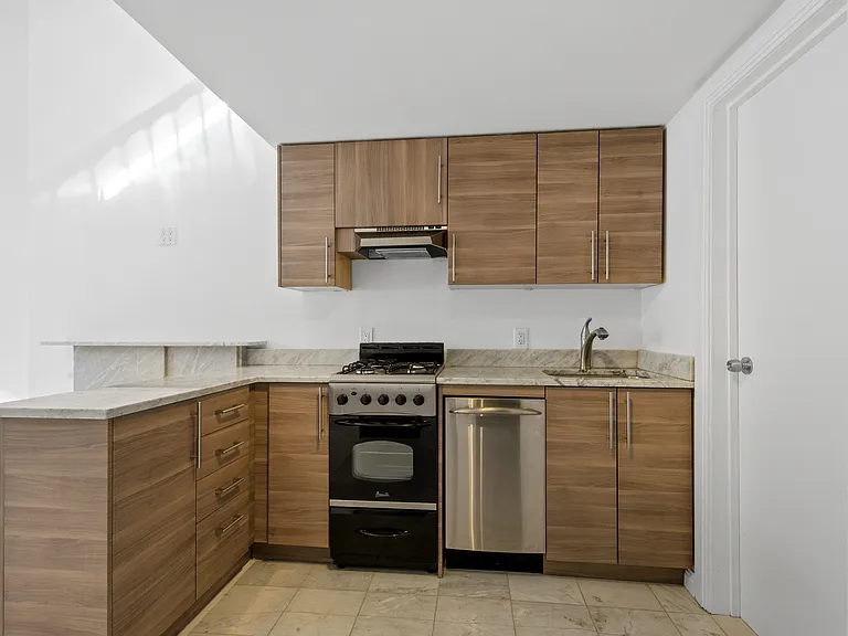 72 Irving Pl #5A — Photo 6