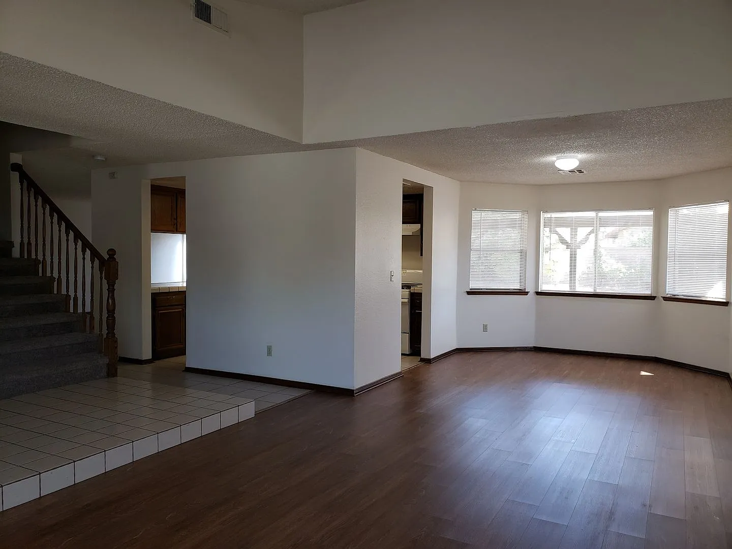 West Lancaster home — Photo 4