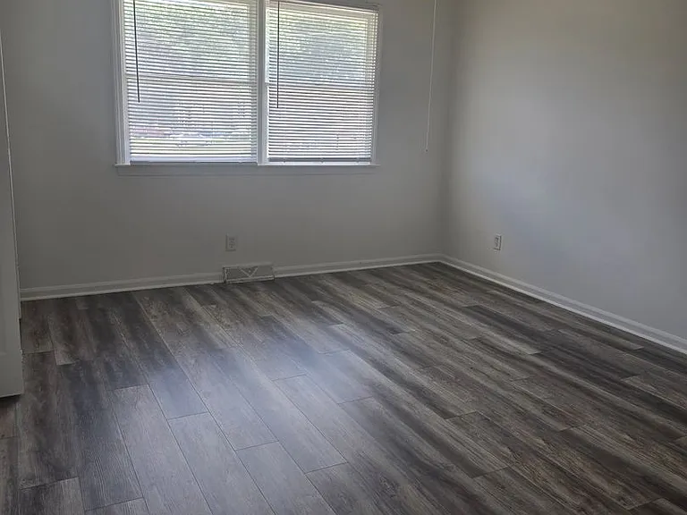 627 N Iowa St — Photo 12