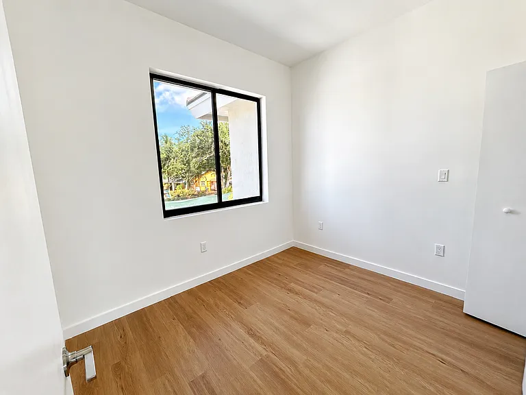 12556 SW 194th St #1 — Photo 9