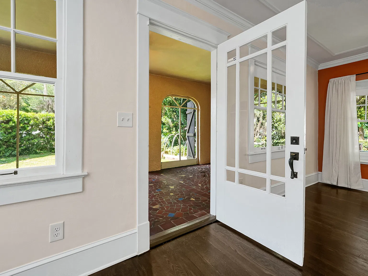 222 Osceola Ct — Photo 4